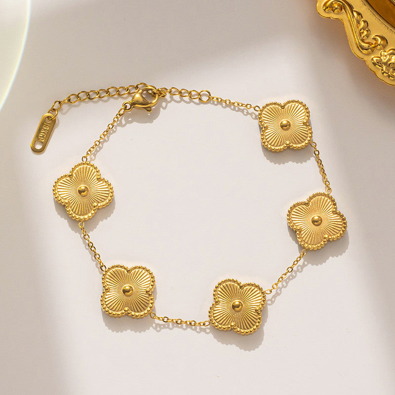 Stainless Steel Gold Plated gold Anti Tarnish Clover Bracelet For Girls And Women