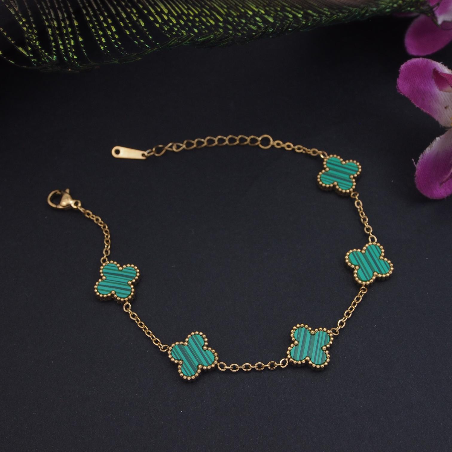 Stainless Steel Gold Plated green Anti Tarnish Clover Bracelet For Girls And Women