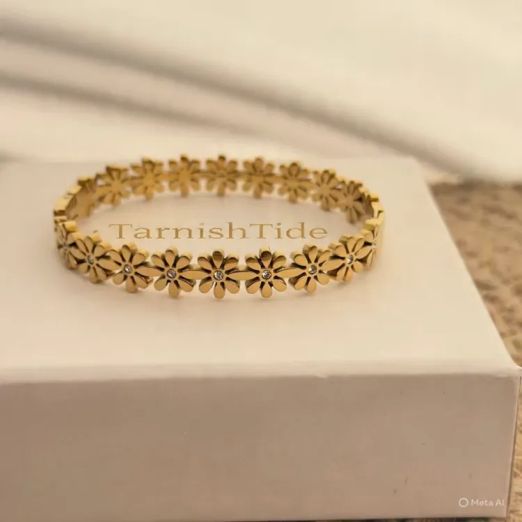 Daisy flower bracelet